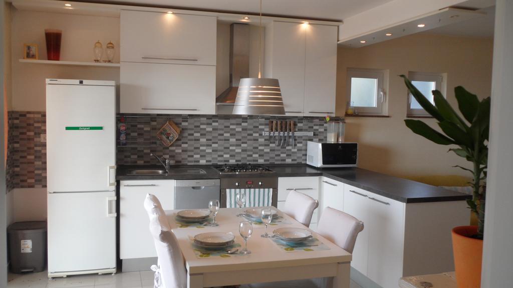 Apartment Sanja Primosten Exterior photo